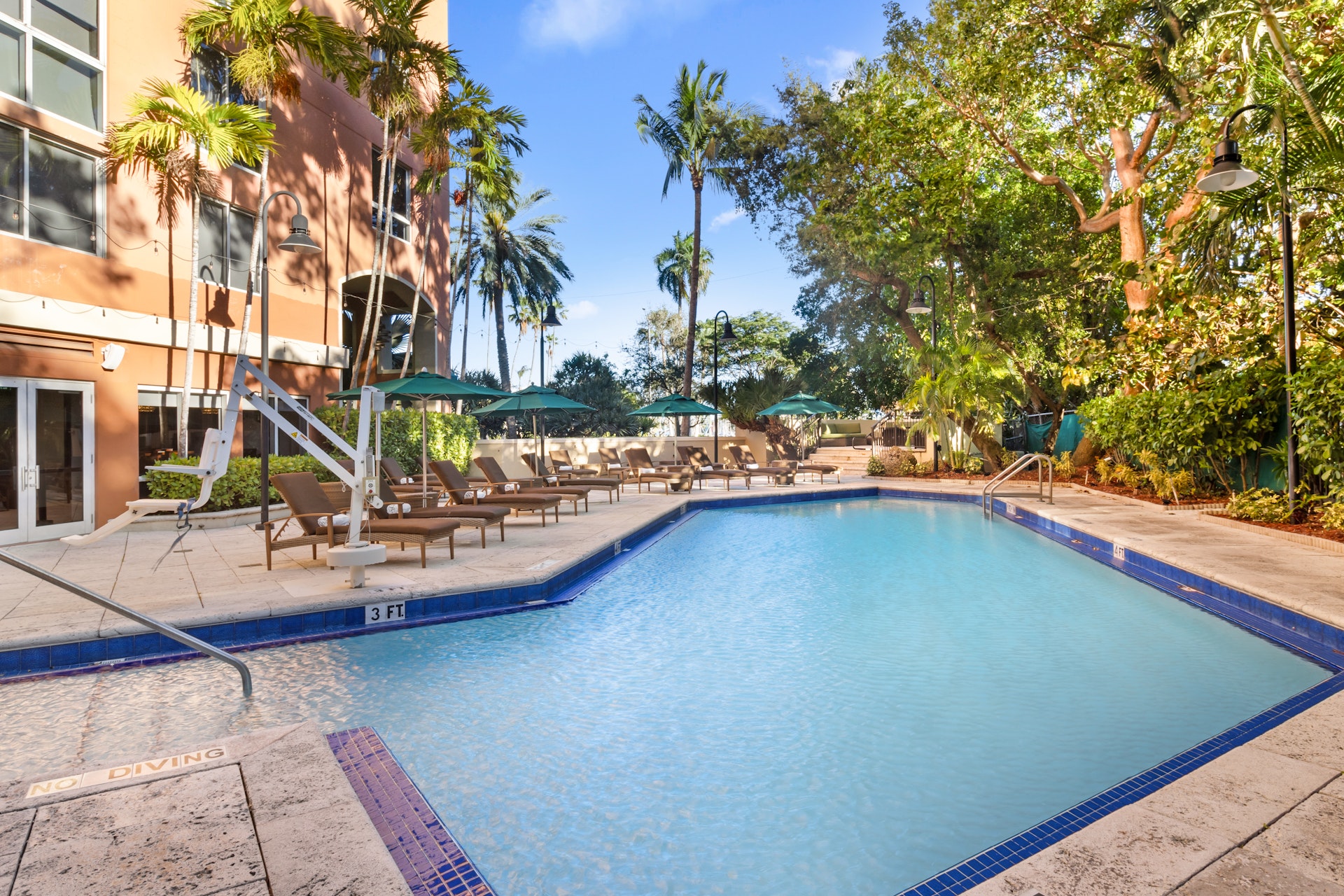 Outdoor Pool and Lounging area